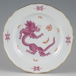 Ming Dragon Dinner Plate - Purple  Decor: Ming Dragon Purple
Designer / Artist: Meissen Atelier

Microwaves: Yes 
Dishwasher:  Hand wash recommended



